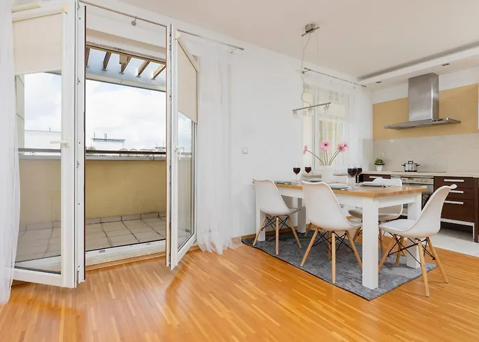 Spacious Apartment Palac Jana III Wilanow By Noclegi Renters